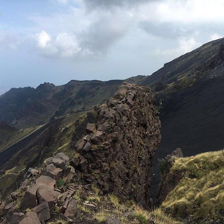 مبيت وإفطار زافيرانا إتنيا Etna En Vie المظهر الخارجي الصورة